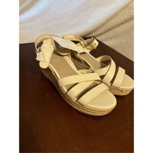NWT strappy wedges size 8